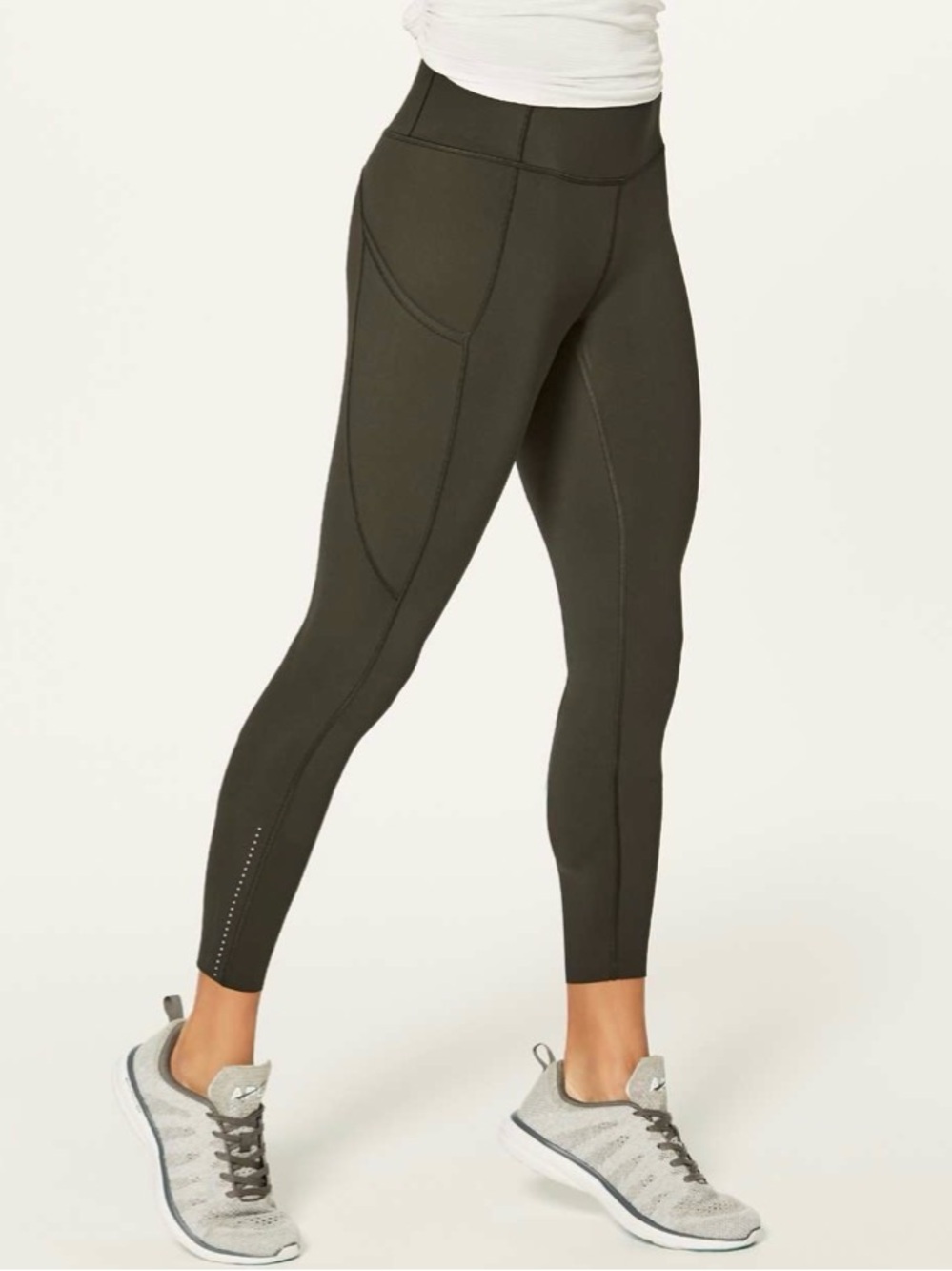 Lululemon Fast & Free 7/8 Tight II *Nulux 25"
Dark Olive size 4 NWOT